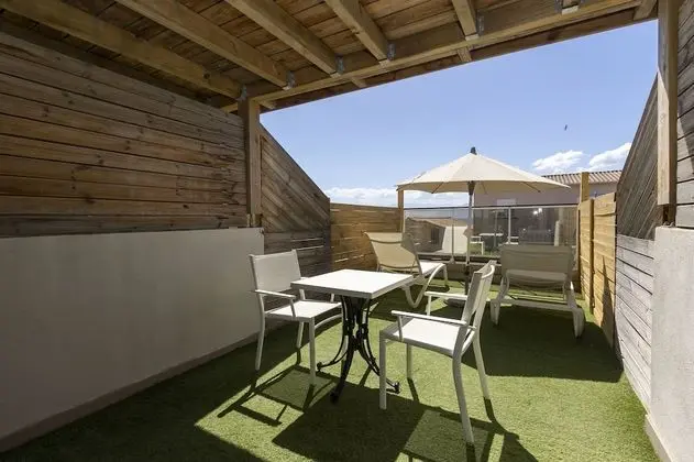 Comfort Tek Büyük Yataklı Oda, Teras, Kısmi Deniz Manzaralı