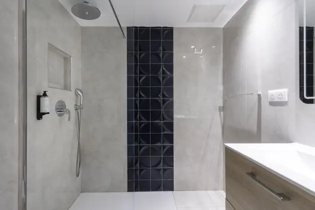 Comfort Tek Büyük Yataklı Oda, Teras, Kısmi Deniz Manzaralı