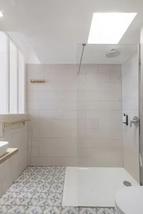Tek Büyük Yataklı Oda, Balkon, Deniz Manzaralı