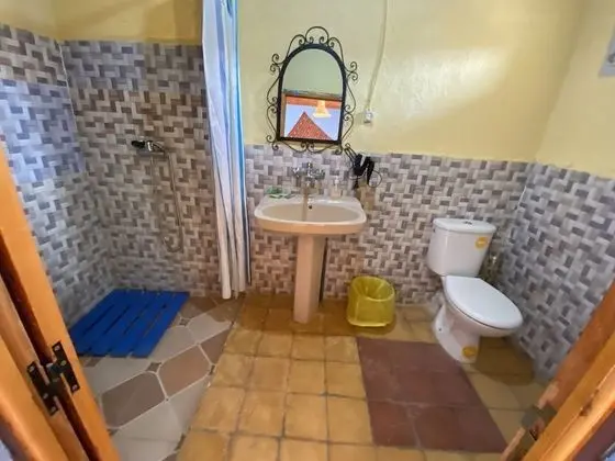 Üç Kişilik Oda