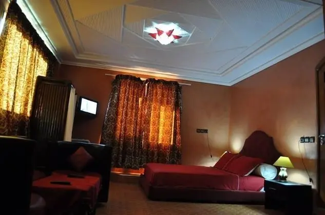 Üç Kişilik Oda, Bahçe Manzaralı