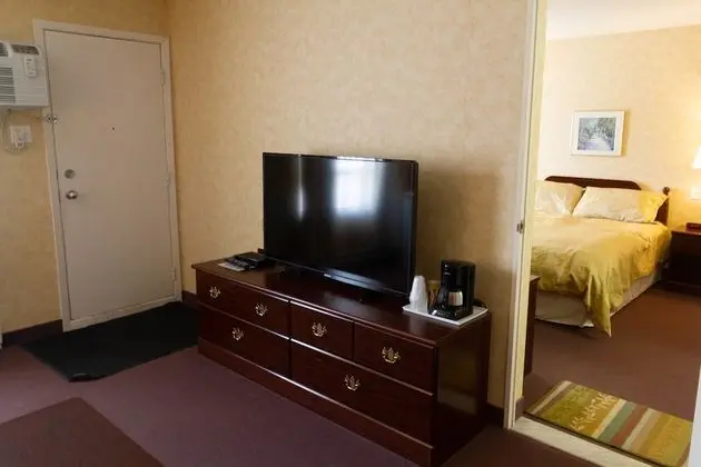 Standard Süit, 1 Büyük (Queen) Boy Yatak ve Çekyat