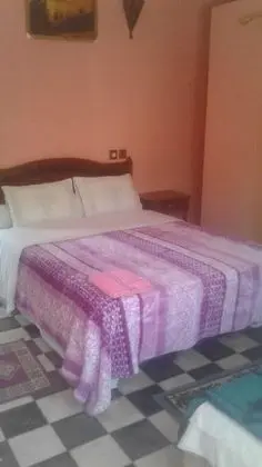 Üç Kişilik Oda