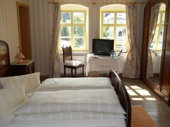 Standard Tek Büyük Yataklı Oda