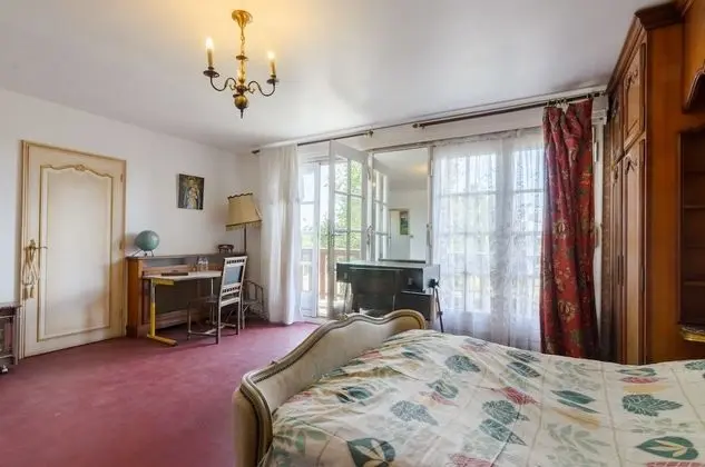 Tek Büyük Yataklı Oda, Balkon