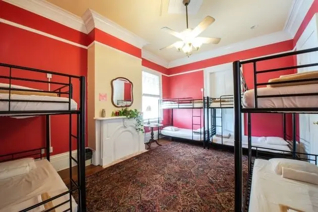 Ortak Ranzalı Oda, Karma Ranzalı Oda, Ortak Banyo (4 bunk beds)