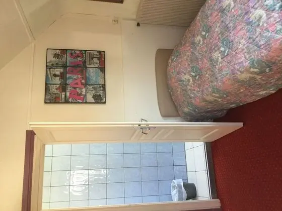 Ortak Ranzalı Oda, Özel Banyo