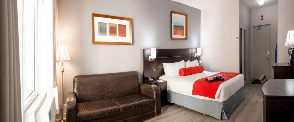 Premium Oda, 1 Büyük (Queen) Boy Yatak ve Çekyat, Sigara İçilmez