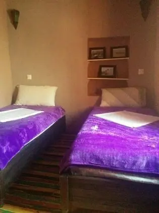 İki Ayrı Yataklı Oda, Ortak Banyo