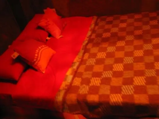 Traditional Tek Büyük Yataklı Oda