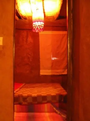 Traditional Tek Büyük Yataklı Oda