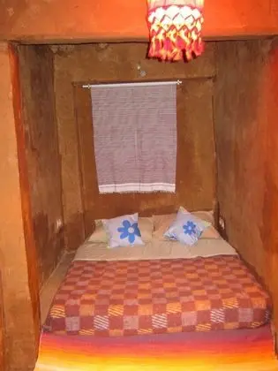 Traditional Tek Büyük Yataklı Oda