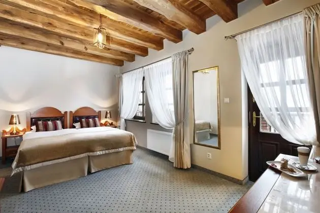 Premium Tek Büyük veya İki Ayrı Yataklı Oda (in a guesthouse)