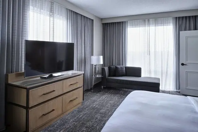 Oda, 1 En Büyük (King) Boy Yatak ve Çekyat (Mobility Accessible, Tub)