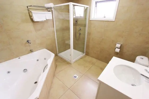 Deluxe Stüdyo, Sıcak Su Küveti