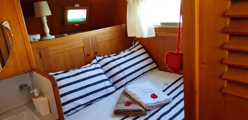 Stüdyo (Yacht Time Out)