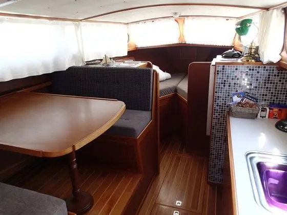 Stüdyo (Yacht Time Out)