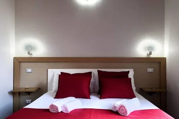 Tek Büyük veya İki Ayrı Yataklı Oda, Banyolu/Duşlu