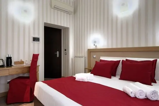 Tek Büyük veya İki Ayrı Yataklı Oda, Banyolu/Duşlu