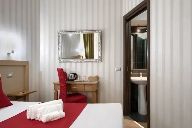 Tek Büyük veya İki Ayrı Yataklı Oda, Banyolu/Duşlu