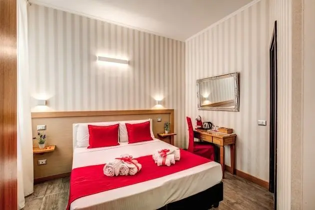 Tek Büyük veya İki Ayrı Yataklı Oda, Banyolu/Duşlu