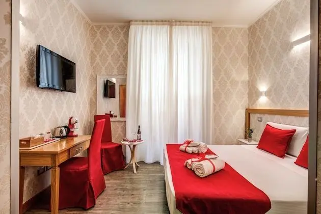 Tek Büyük veya İki Ayrı Yataklı Oda, Banyolu/Duşlu