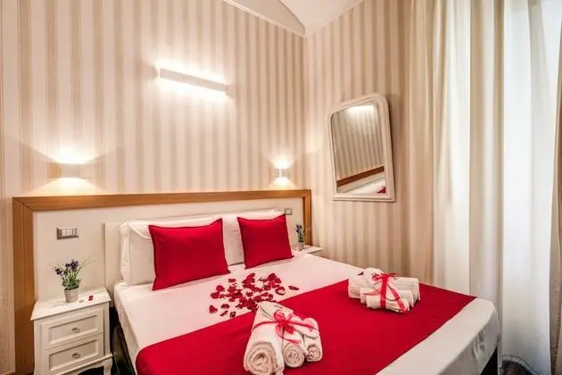 Tek Büyük veya İki Ayrı Yataklı Oda, Banyolu/Duşlu