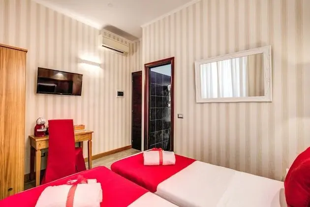 Tek Büyük veya İki Ayrı Yataklı Oda, Banyolu/Duşlu