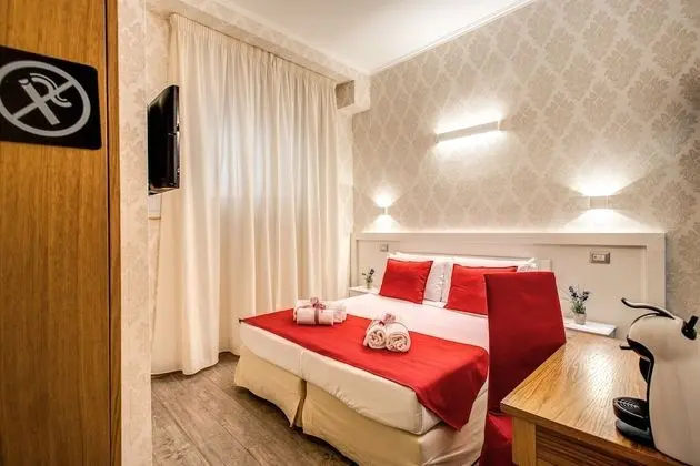 Tek Büyük veya İki Ayrı Yataklı Oda, Banyolu/Duşlu