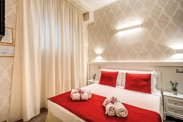 Tek Büyük veya İki Ayrı Yataklı Oda, Banyolu/Duşlu