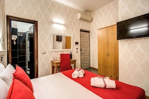 Tek Büyük veya İki Ayrı Yataklı Oda, Banyolu/Duşlu