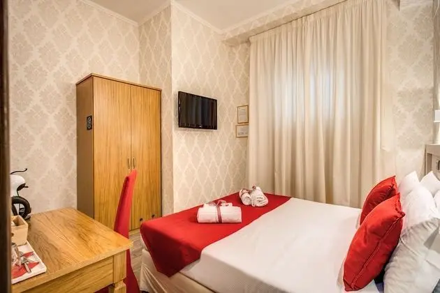 Tek Büyük veya İki Ayrı Yataklı Oda, Banyolu/Duşlu