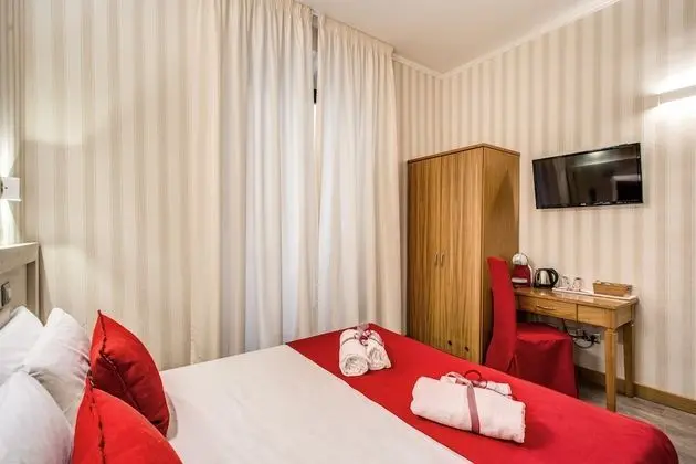 Tek Büyük veya İki Ayrı Yataklı Oda, Banyolu/Duşlu