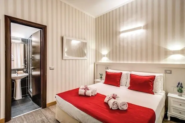 Tek Büyük veya İki Ayrı Yataklı Oda, Banyolu/Duşlu