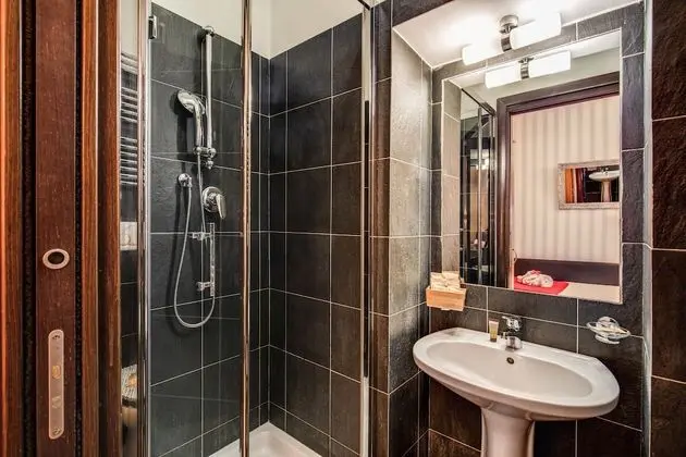 Tek Kişilik Oda, Banyolu/Duşlu