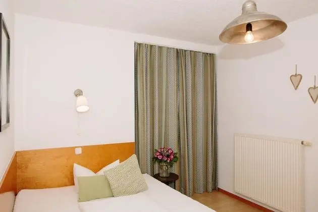 Basic Tek Büyük veya İki Ayrı Yataklı Oda