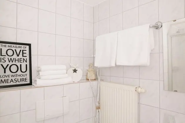 Basic Tek Büyük veya İki Ayrı Yataklı Oda