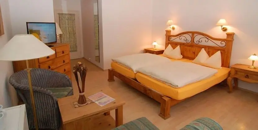 Tek Büyük Yataklı Oda, 1 Çift Kişilik Yatak