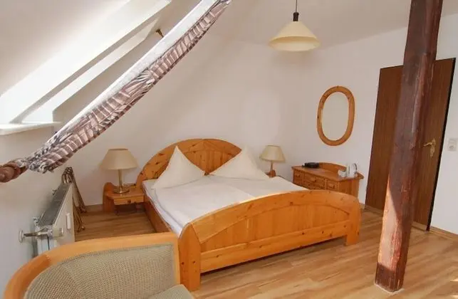 Tek Büyük Yataklı Oda, 1 Çift Kişilik Yatak