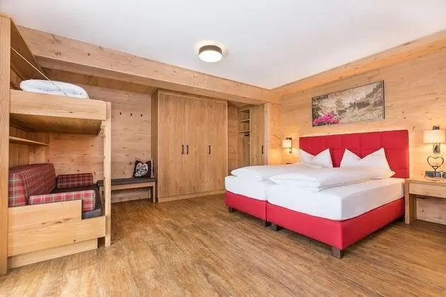 Junior Süit (Almrose)