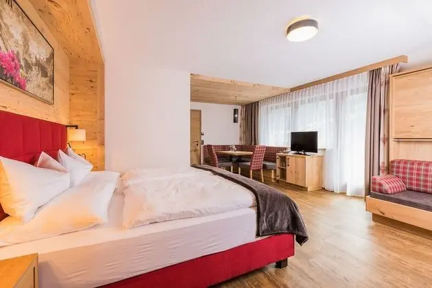 Junior Süit (Almrose)