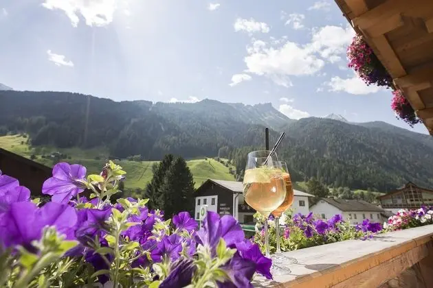 Junior Süit (Almrose)