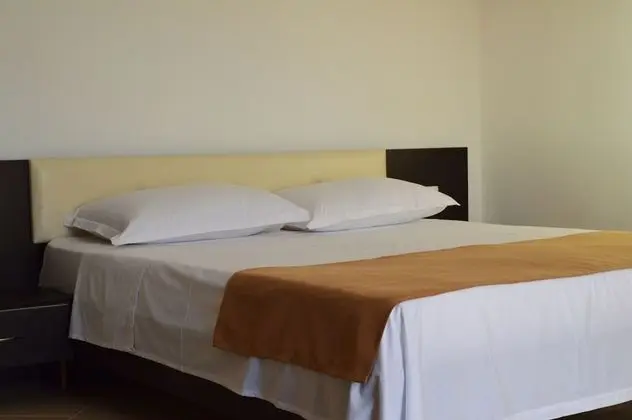 Basic Tek Büyük Yataklı Oda, 1 Büyük (Queen) Boy Yatak