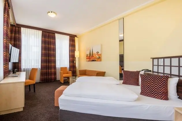 Deluxe Oda, 1 Çift Kişilik Yatak (Converts to 2 Twin Beds)