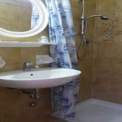 1 Çift Kişilik Veya 2 Tek Kişilik Yatak