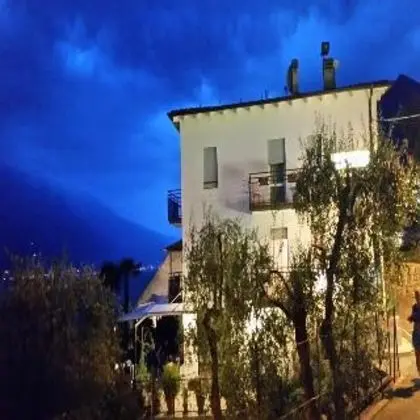 1 Çift Kişilik Veya 2 Tek Kişilik Yatak