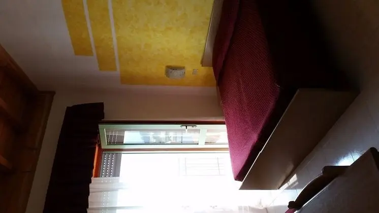 Standard Tek Büyük veya İki Ayrı Yataklı Oda, Balkon, Göl Manzaralı