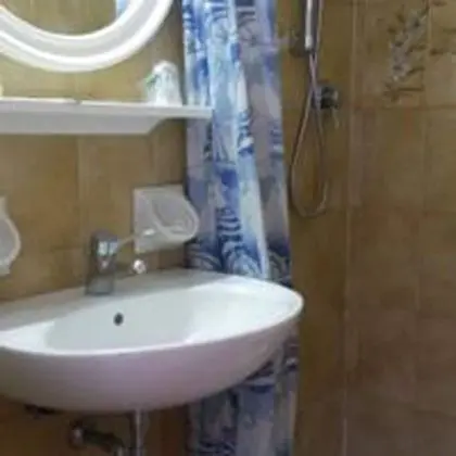 Standard Tek Büyük veya İki Ayrı Yataklı Oda, Balkon, Göl Manzaralı