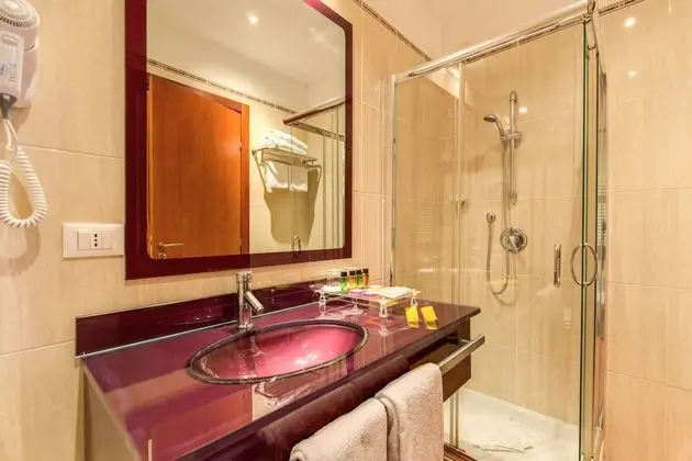 Superior Tek Büyük veya İki Ayrı Yataklı Oda