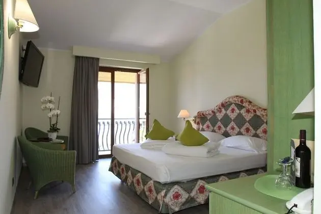 Superior Oda, Balkon, Göl Manzaralı